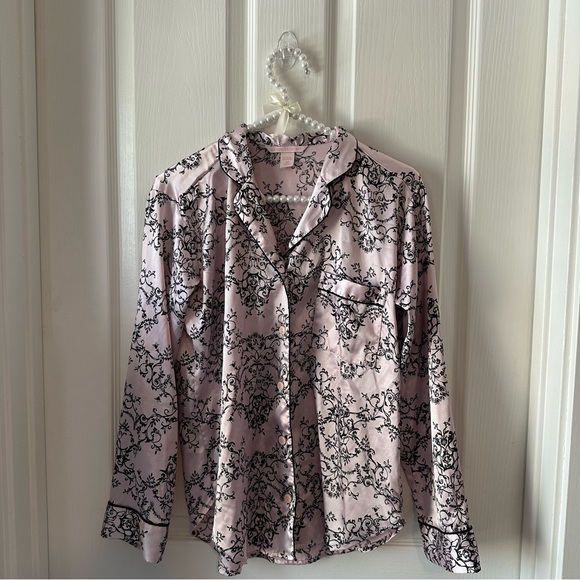PINK Victoria's Secret Pink and Black Pajama Top - Picture 1 of 5